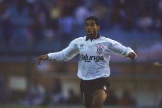 ex-atacante-viola-e-condenado-por-porte-ilegal-de-arma-de-fogo