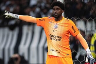 portuguesa-pune-autores-de-ofensas-racistas-a-hugo-souza